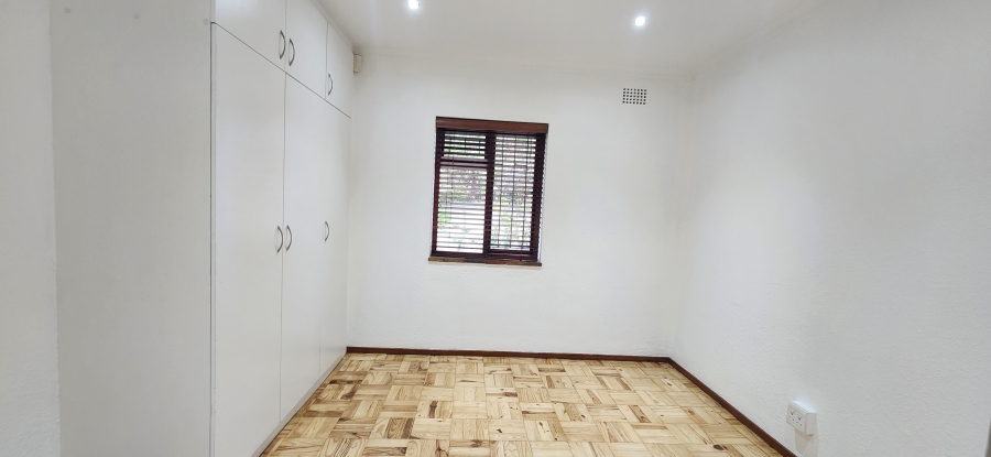 To Let 3 Bedroom Property for Rent in Meadowridge Western Cape